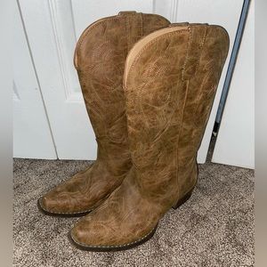 Brown cowgirl boots